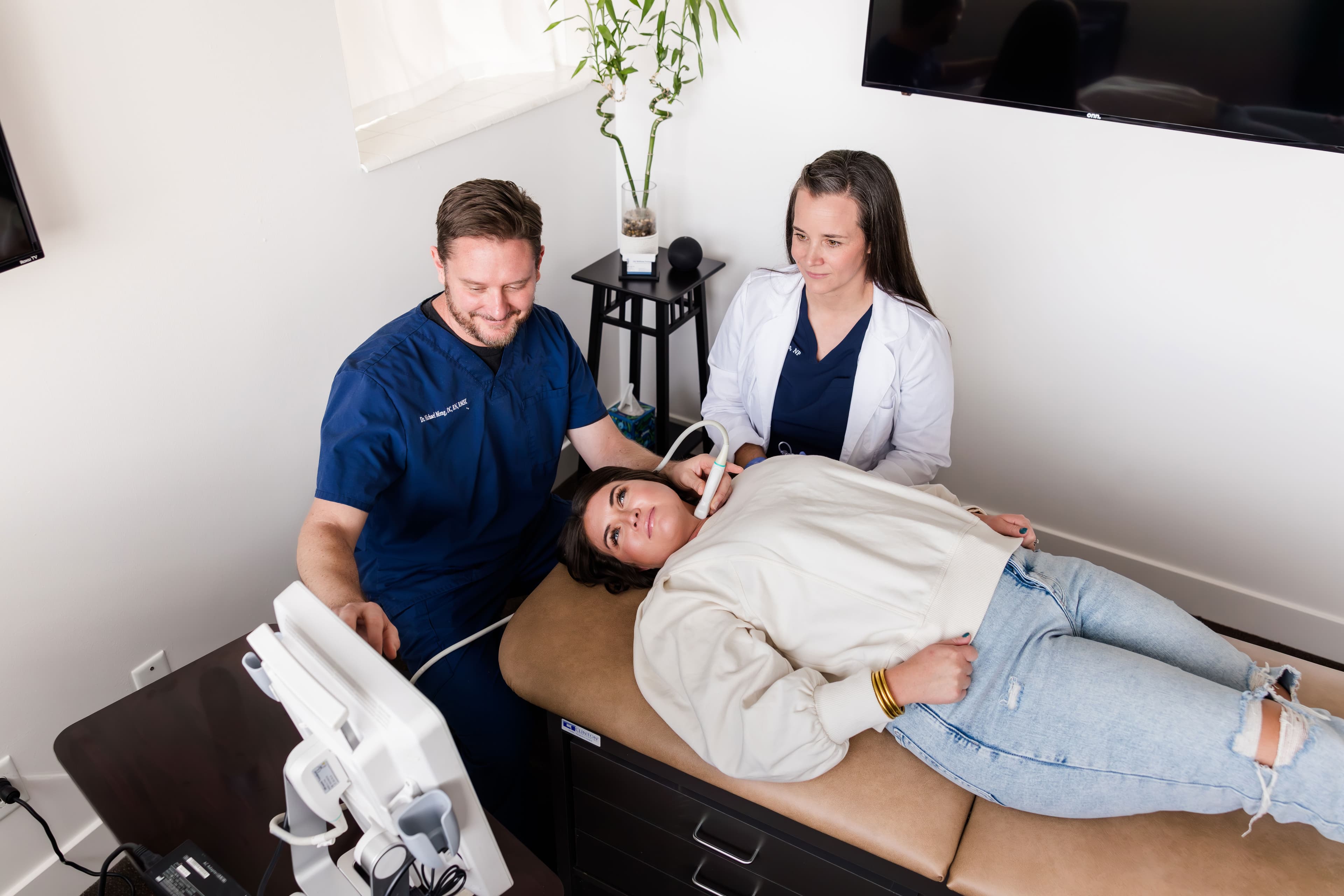 Ultrasound-guided treatment at Avara Medical